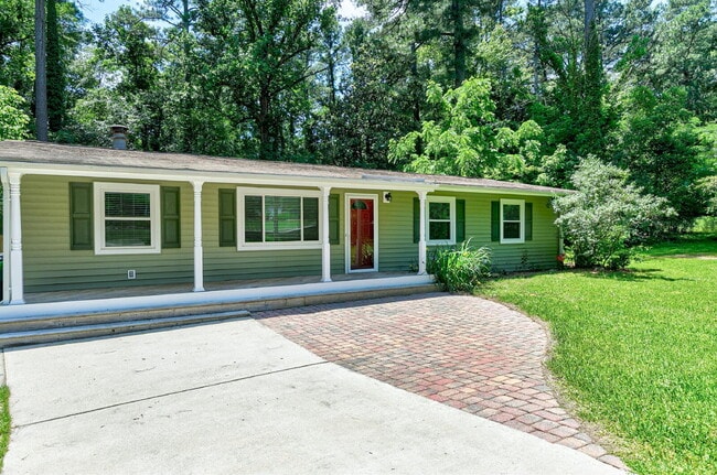 Building Photo - 1512 Beechwood Dr