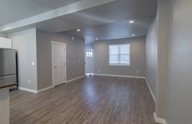 Foto del edificio - 924 S Division St