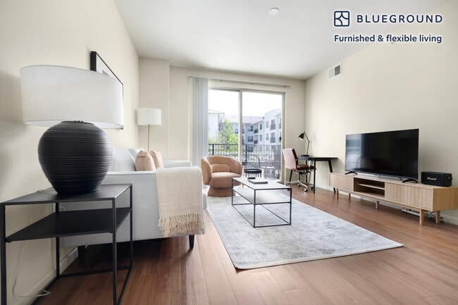 Building Photo - 3100 Esperanza Crossing