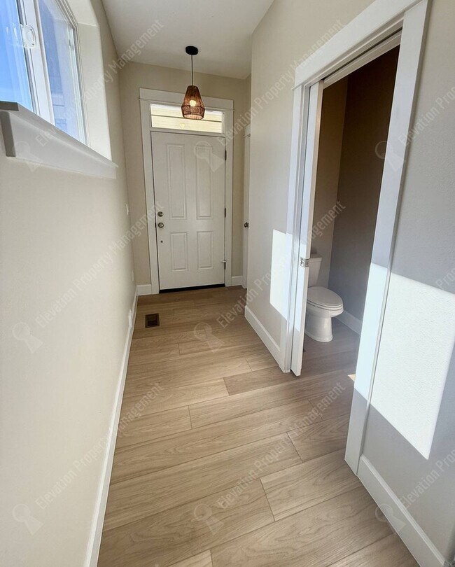 Foto del edificio - Modern 3 BR home in NE Bend near Orchard Park