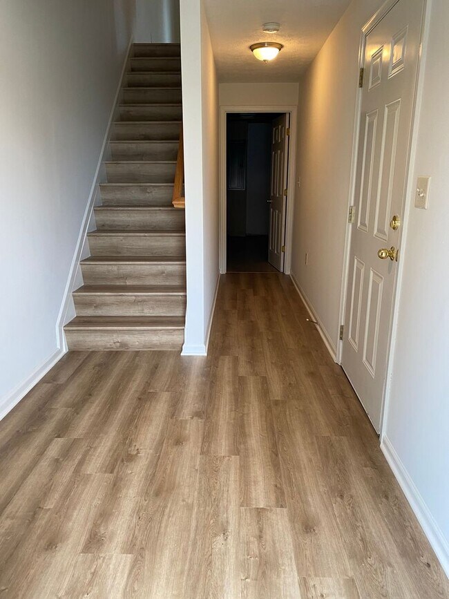 Foto del edificio - Townhouse for Rent in Taylor Springs