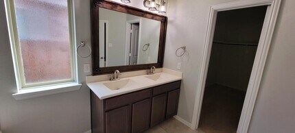 Building Photo - 3519 Fern Footpath Ln