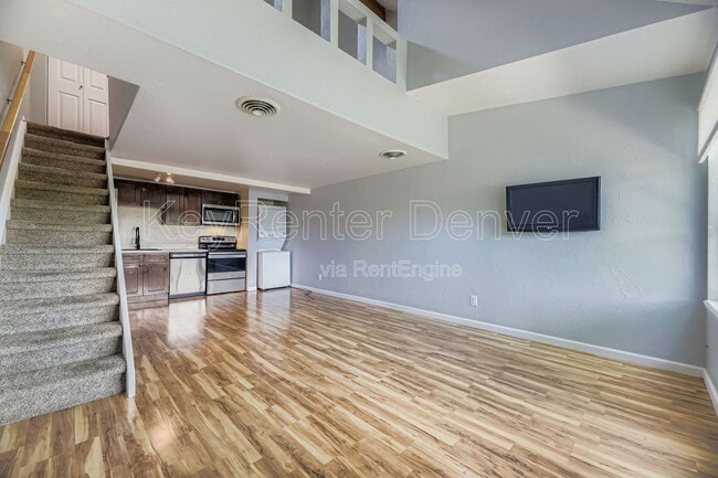 Building Photo - 341 S Estes St