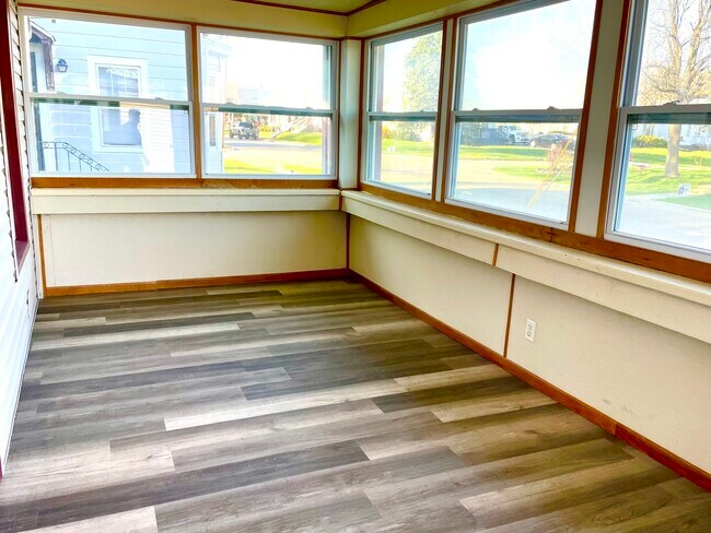 Foto del edificio - 751 Creve Coeur St