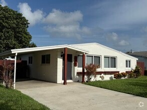 Building Photo - 418 SW 14th Ave