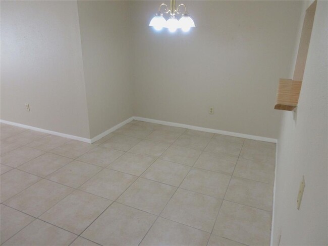 Building Photo - 1230 Shadowdale Dr
