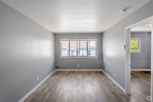 1 dormitorio, 1 baño - 750 pies cuadrados - Sala de estar - Lincoln Apartments