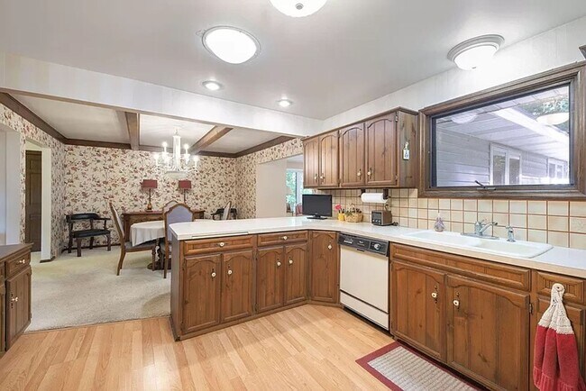 Foto del edificio - Beautiful 3BD/2.5BA Ranch in Park-like Setting