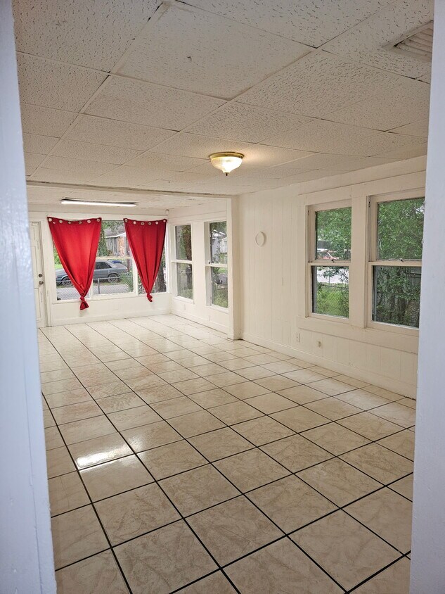 Foto principal - 8410 N Elmer St