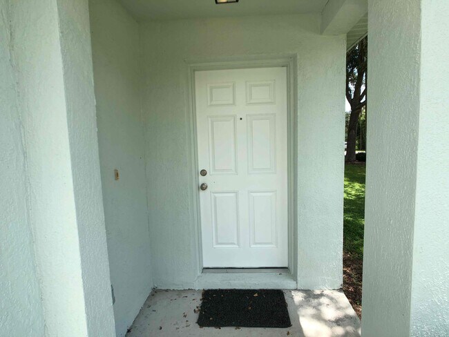 Building Photo - 9801 Morris Glen Way