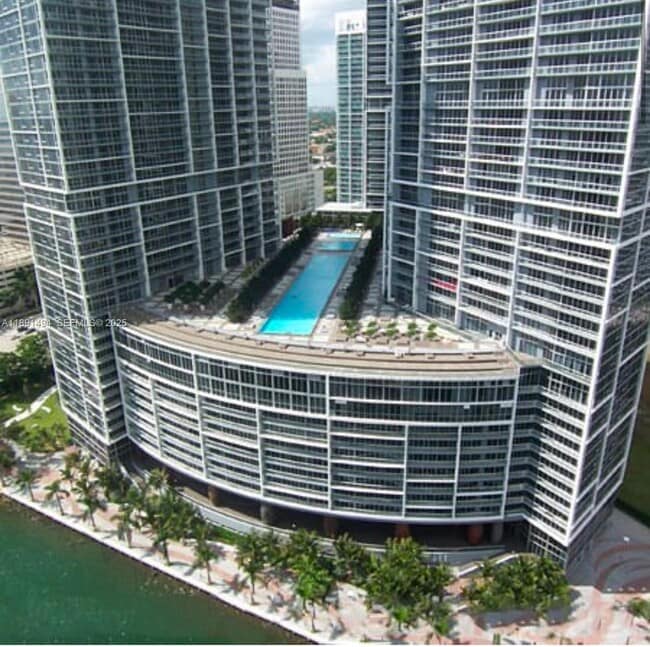 Foto del edificio - 495 Brickell Ave