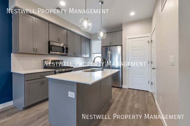Foto del edificio - 5861 W Lake Ave