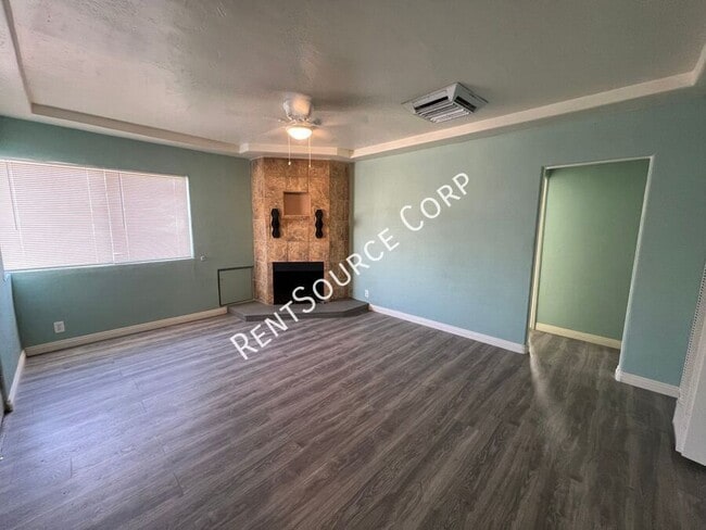 Building Photo - 808 Arville Ave