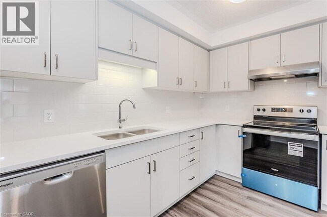 Building Photo - 616 Benninger Dr