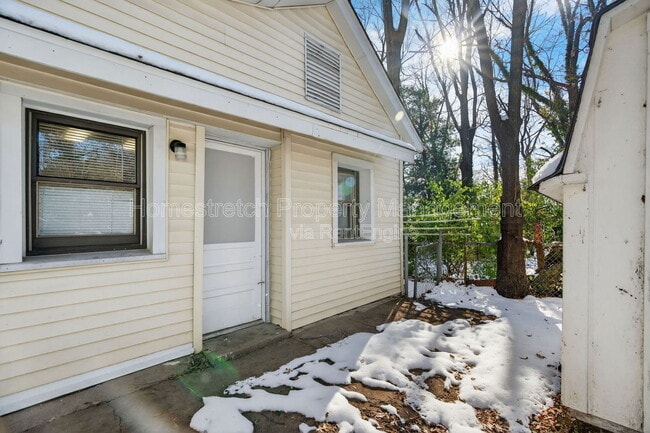 Building Photo - 5459 Hamilton Ave