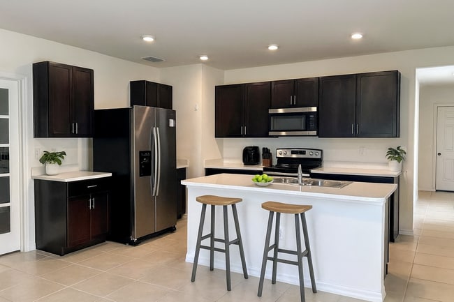 Foto del edificio - 8821 Swell Brooks Ct