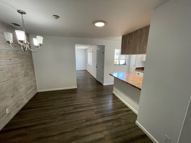 Foto del edificio - 1816 Marshallfield Ln