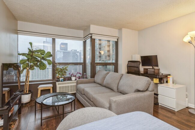 Foto del edificio - 30 E Huron St