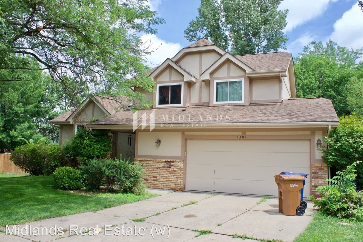 Primary Photo - 5 br, 2.5 bath House - 4304 Hike Circle