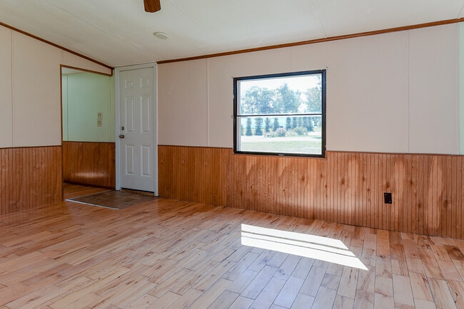 Building Photo - 16 Hilltop Dr