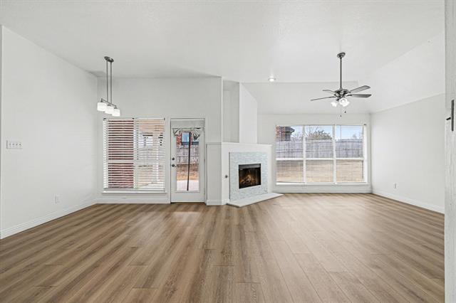 Foto del edificio - 6212 Crestmont Ln