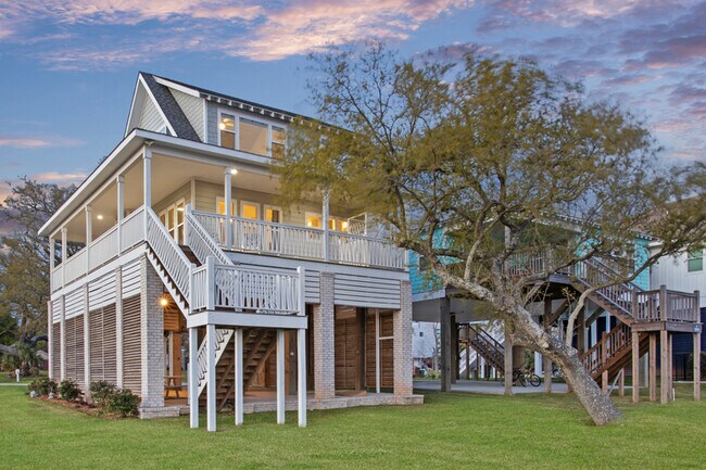 Building Photo - 1623 Cayman Cove