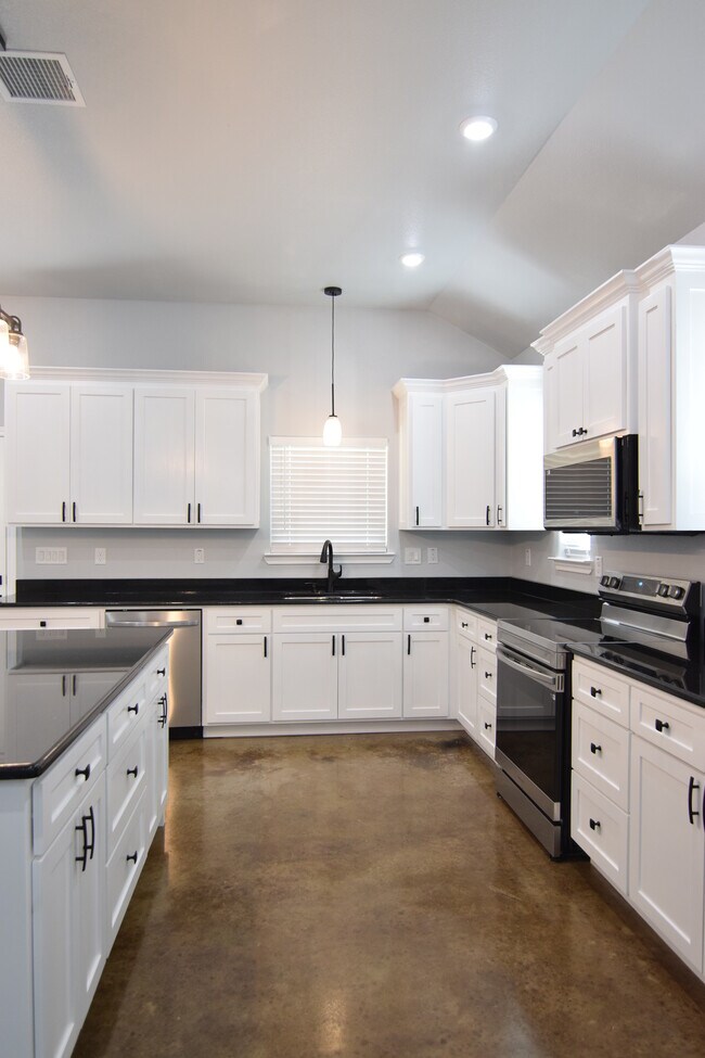 Foto del edificio - 905 Avenue E.