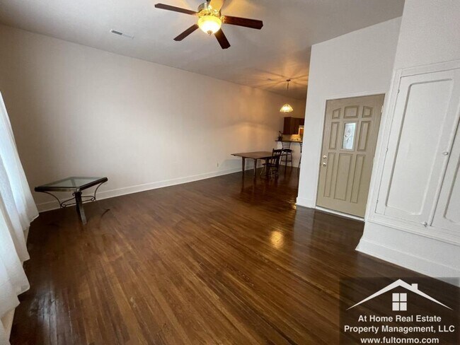 Foto del edificio - 518 Court Street, Apartment A