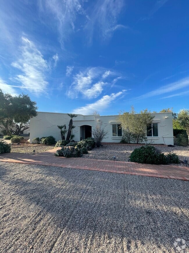 Building Photo - 2641 N Camino Valle Verde