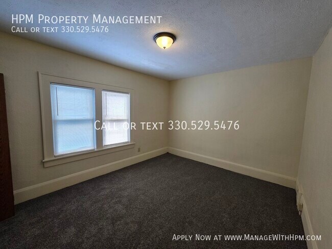 Building Photo - 393 Cross St