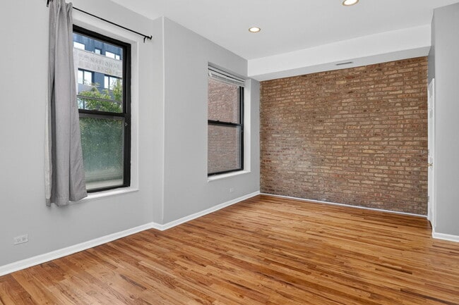Building Photo - 1422 W Taylor St