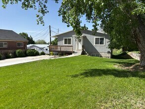 Building Photo - 541 E 200 N