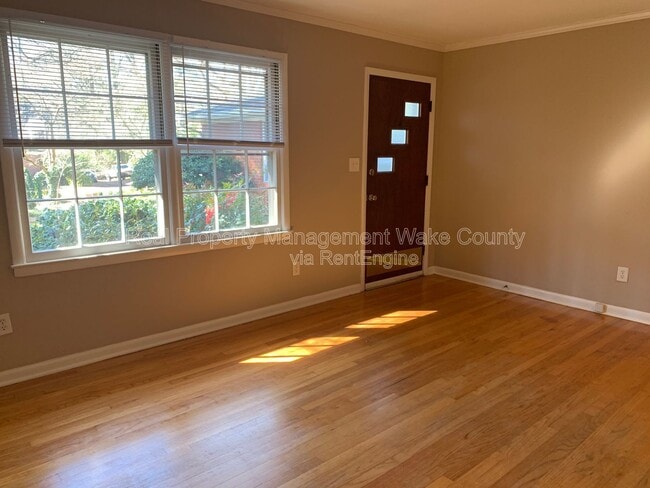 Building Photo - 806 Chamberlain St