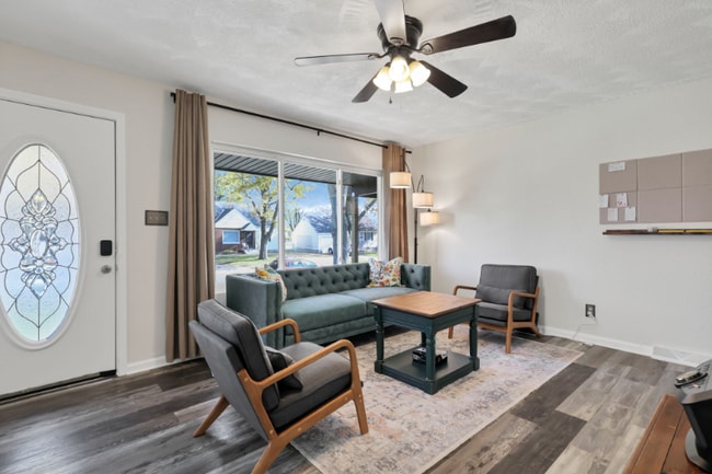 Building Photo - 3333 Dresden St