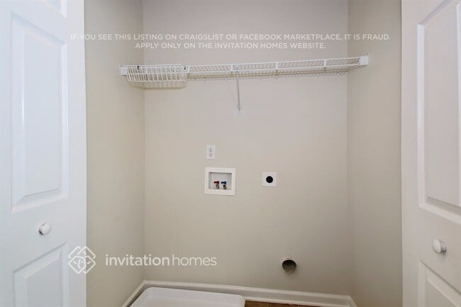 Foto del edificio - 5125 Bentgrass Run Dr