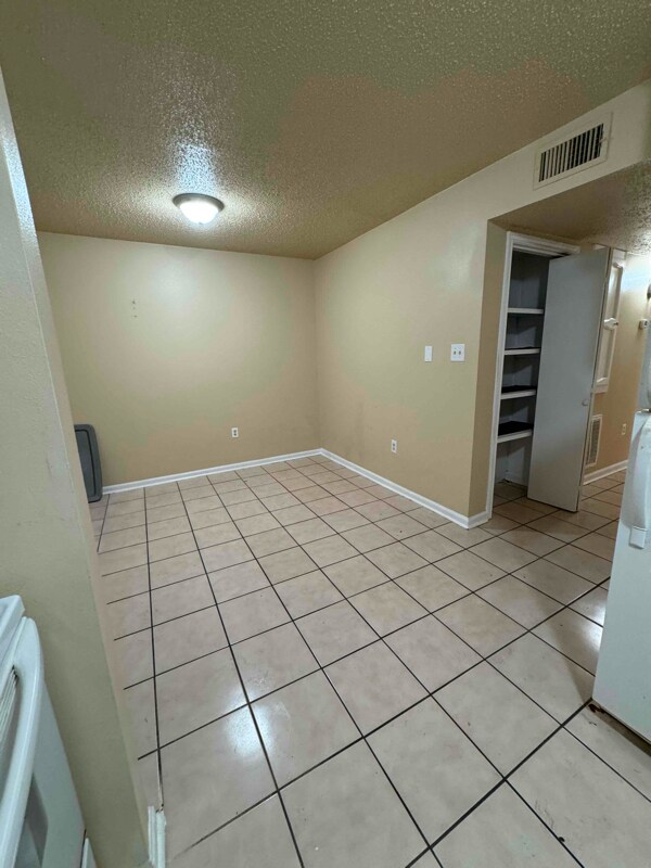 Foto del edificio - 40468 W Hernandez Ave
