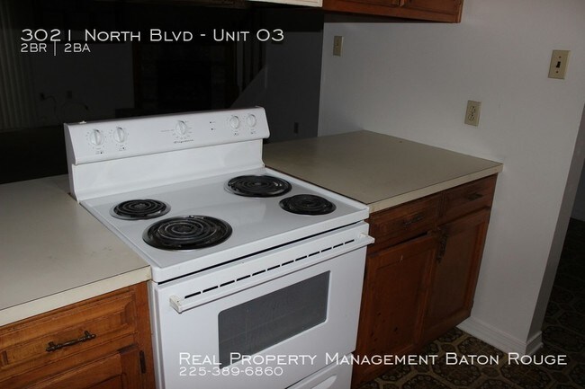 Building Photo - Apartment on North Blvd