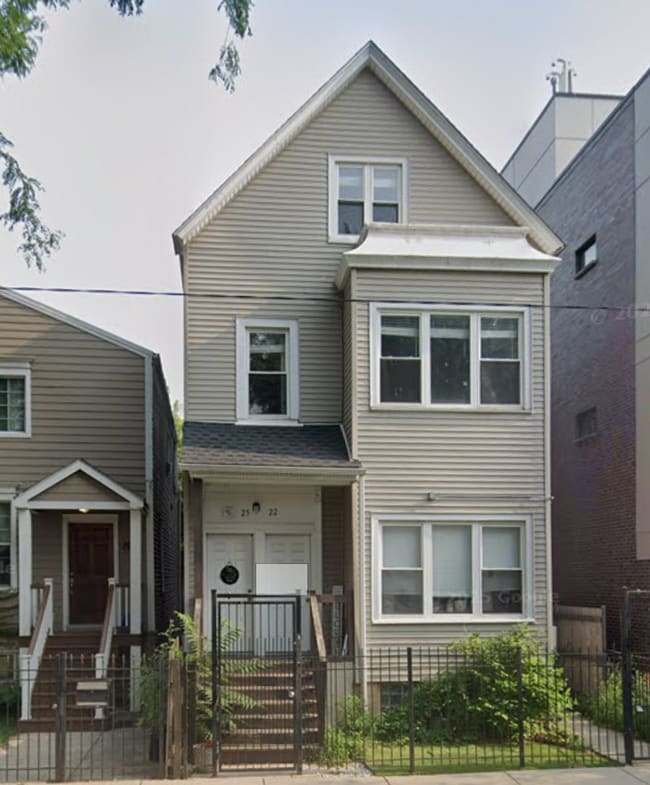Building Photo - 2522 W Cortland St