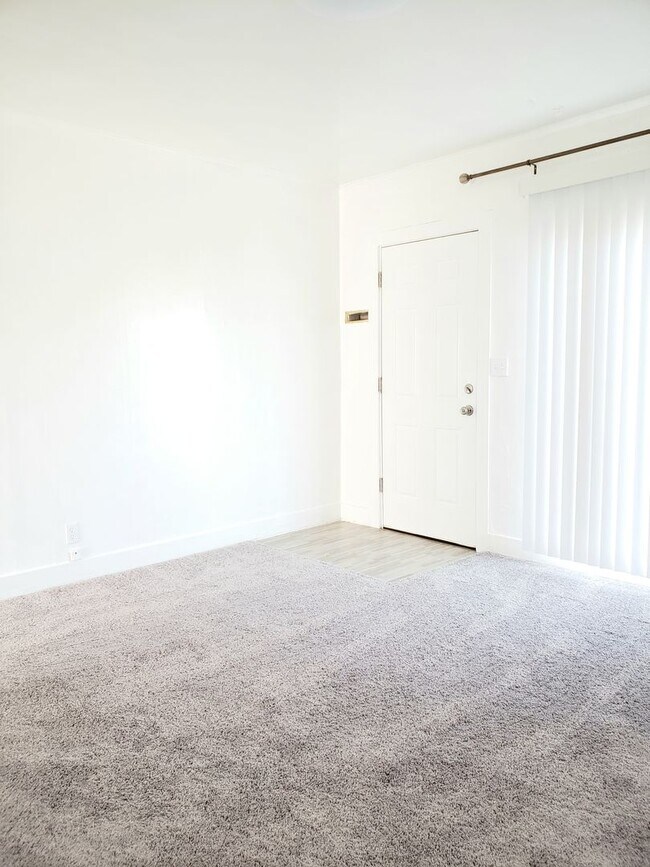 Foto del edificio - Cozy 1 bed, 1 bath house! Centrally located with washer & dryer!