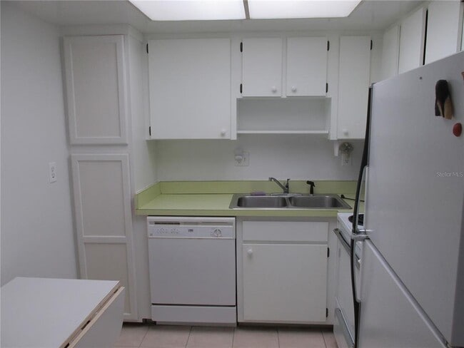 Building Photo - 612 Bird Bay Dr W