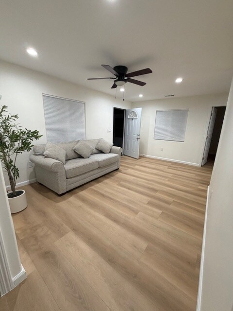 Foto del edificio - 823 E Cypress St