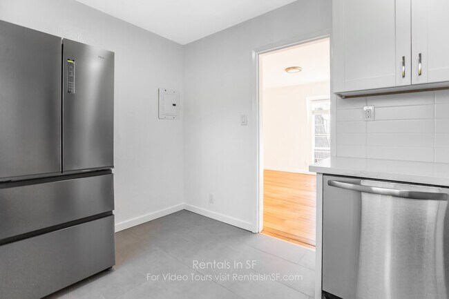 Building Photo - 939 Solano Ave