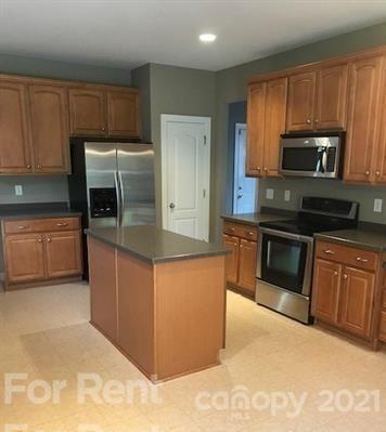 Building Photo - 6304 Crosshall Pl