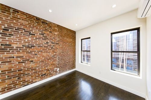 Building Photo - 420 S 5th St