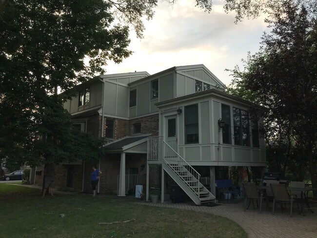 Foto del edificio - 541 Wesley Ave