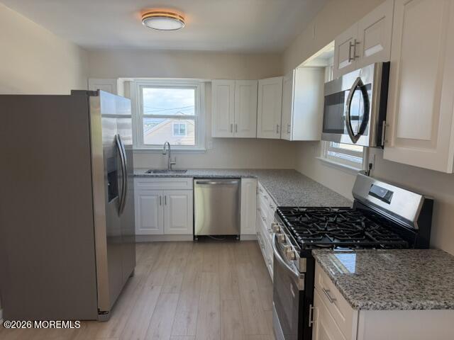 Foto del edificio - 445 E Bayview Ave
