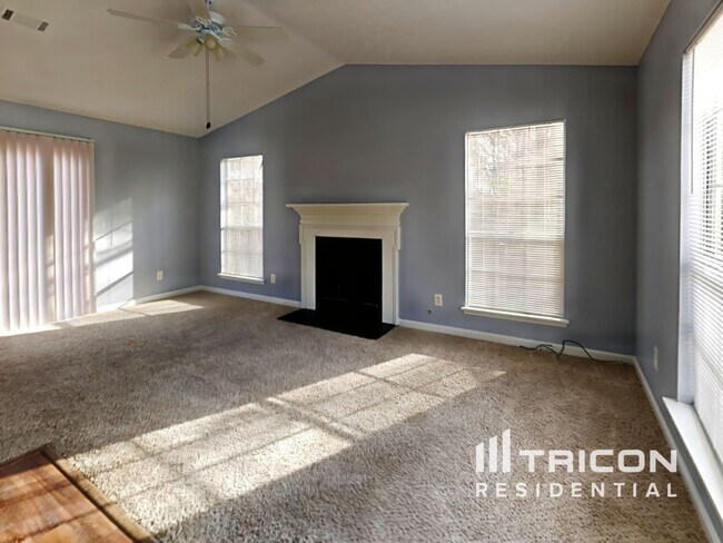 Foto del edificio - 2755 Wildflower Ln SW