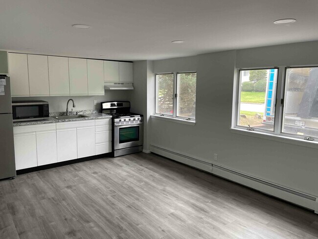Building Photo - 25 Kilmer Ave