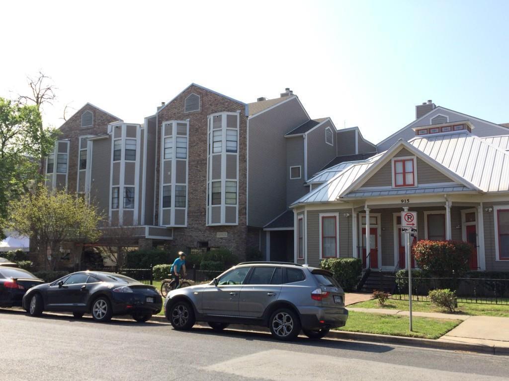 Primary Photo - 915 W 23rd St