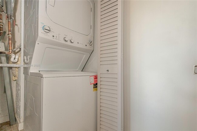 Building Photo - 11111 Biscayne Blvd